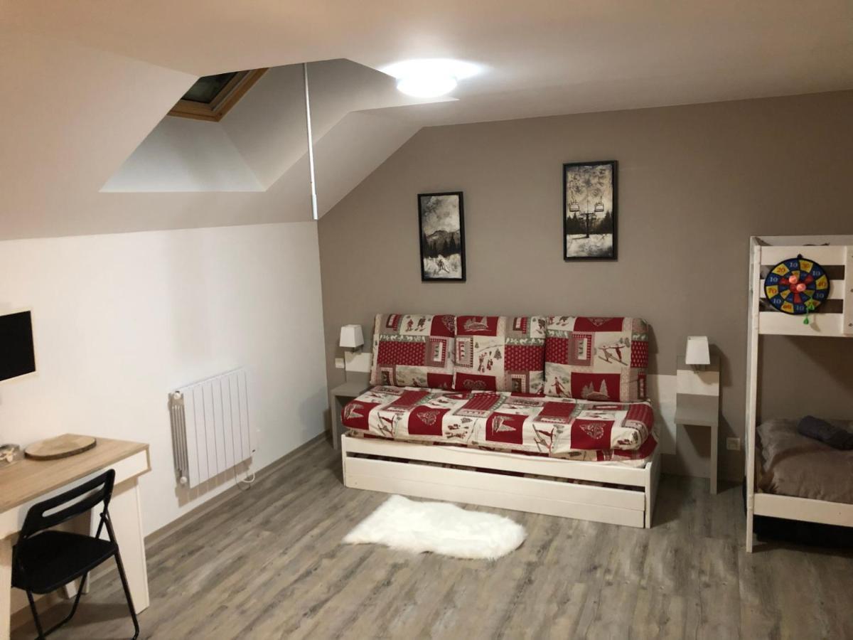 Appartement Au Bout Du Bois Piscine Sauna Hammam Accessible En Saison Et Le Accessible Toute L Annee Les Déserts