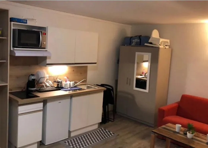 Au Bout Du Bois Piscine Sauna Hammam Accessible En Saison Et Le Logement Accessible Toute L Annee