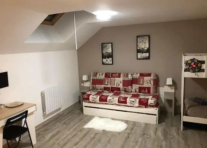 Au Bout Du Bois Piscine Sauna Hammam Accessible En Saison Et Le Logement Accessible Toute L Annee